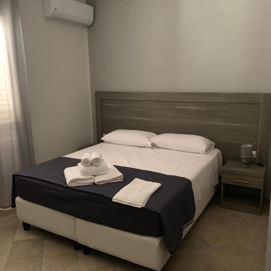 Stanza Vacanza Lo Stadio Sibari Bagian luar foto